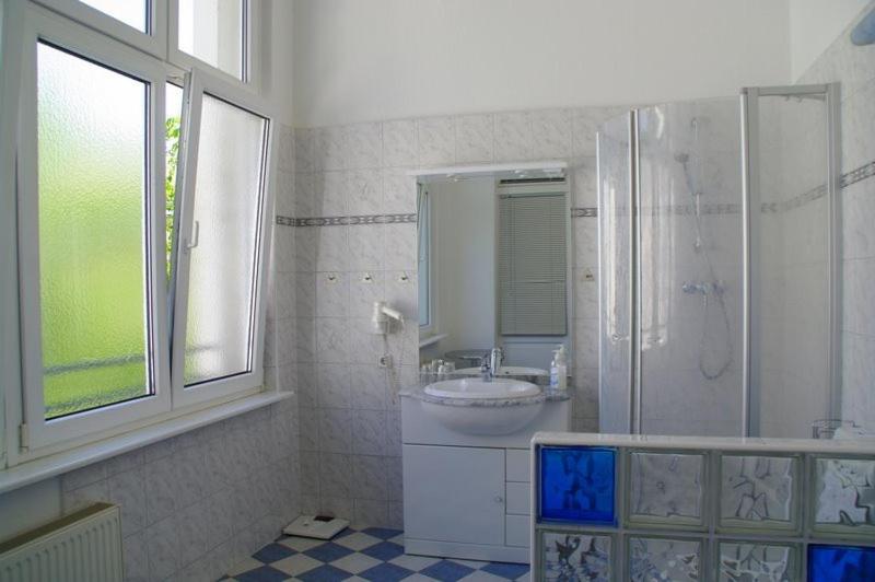 Koupelna v ubytování Hotel-Pension Rheingold am Kurfürstendamm