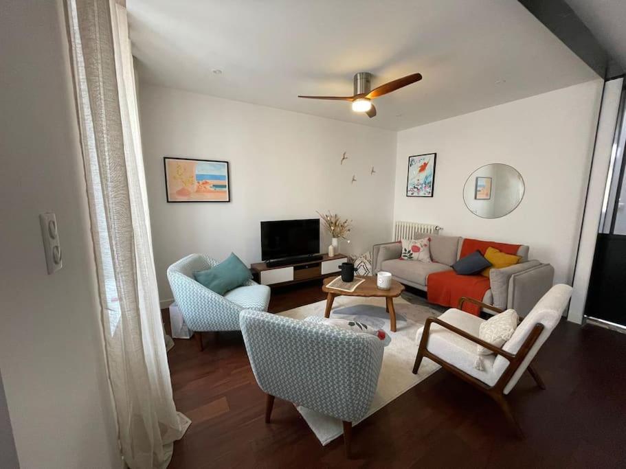Fotografie z fotogalerie ubytování Charmante maison de ville à deux pas de la mer ! v destinaci Saint-Georges-de-Didonne