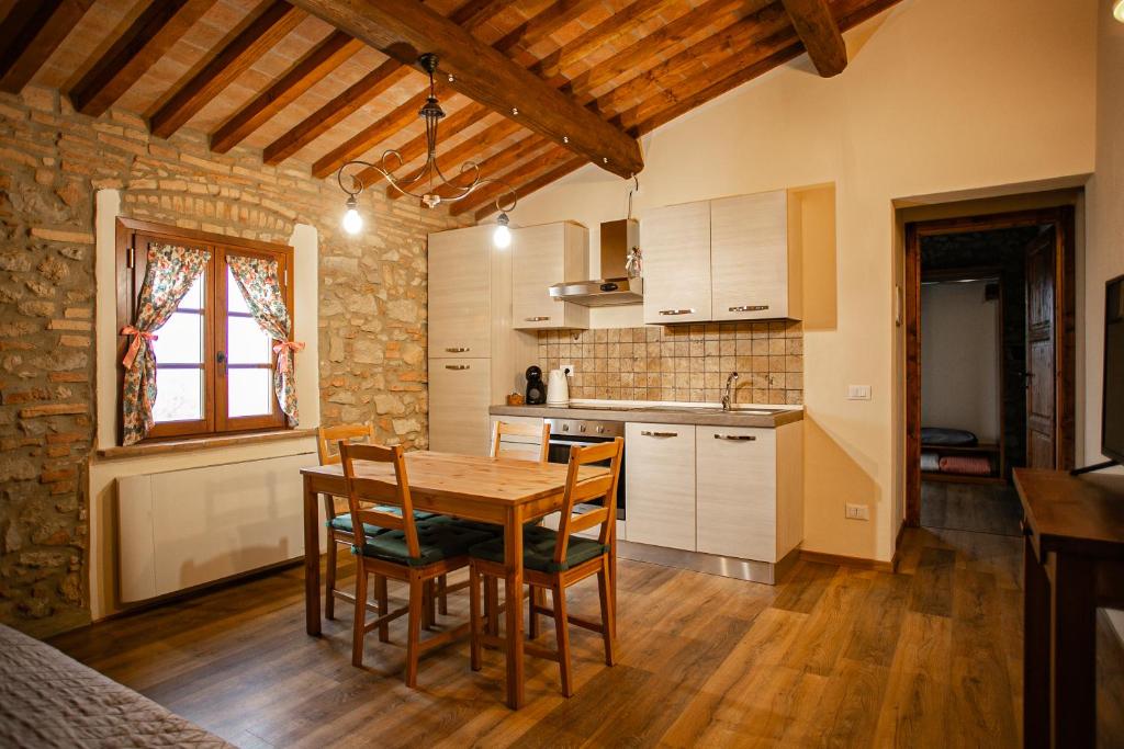 Kuchyňa alebo kuchynka v ubytovaní Agriturismo Fonte Belvedere