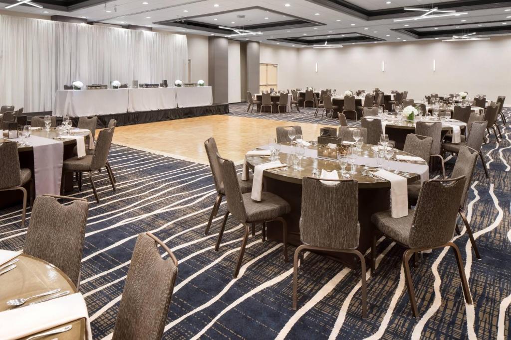 Delta Hotels by Marriott Minneapolis Northeast photo