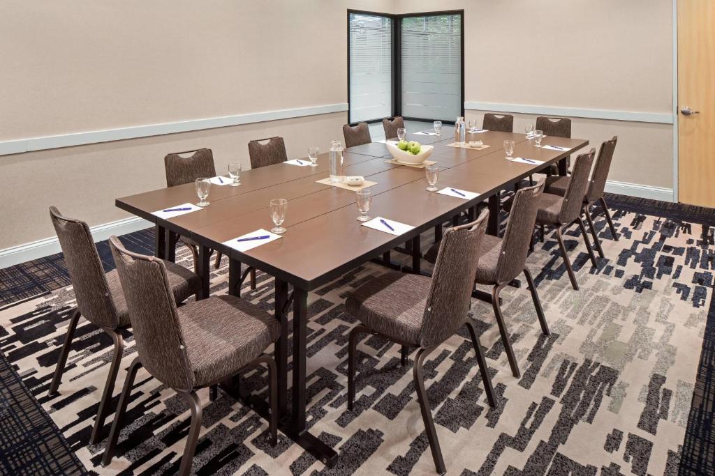 Delta Hotels by Marriott Minneapolis Northeast photo