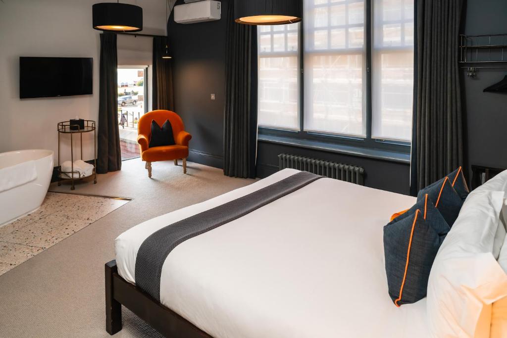 The Ginger Pig - Resim 45