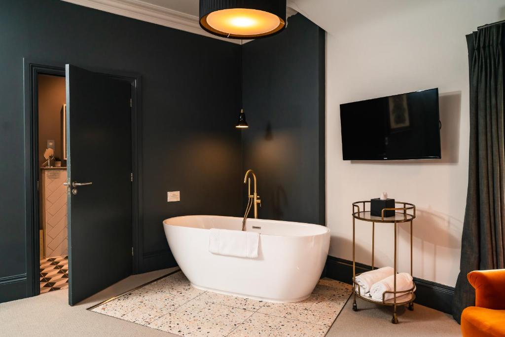 The Ginger Pig - Resim 44