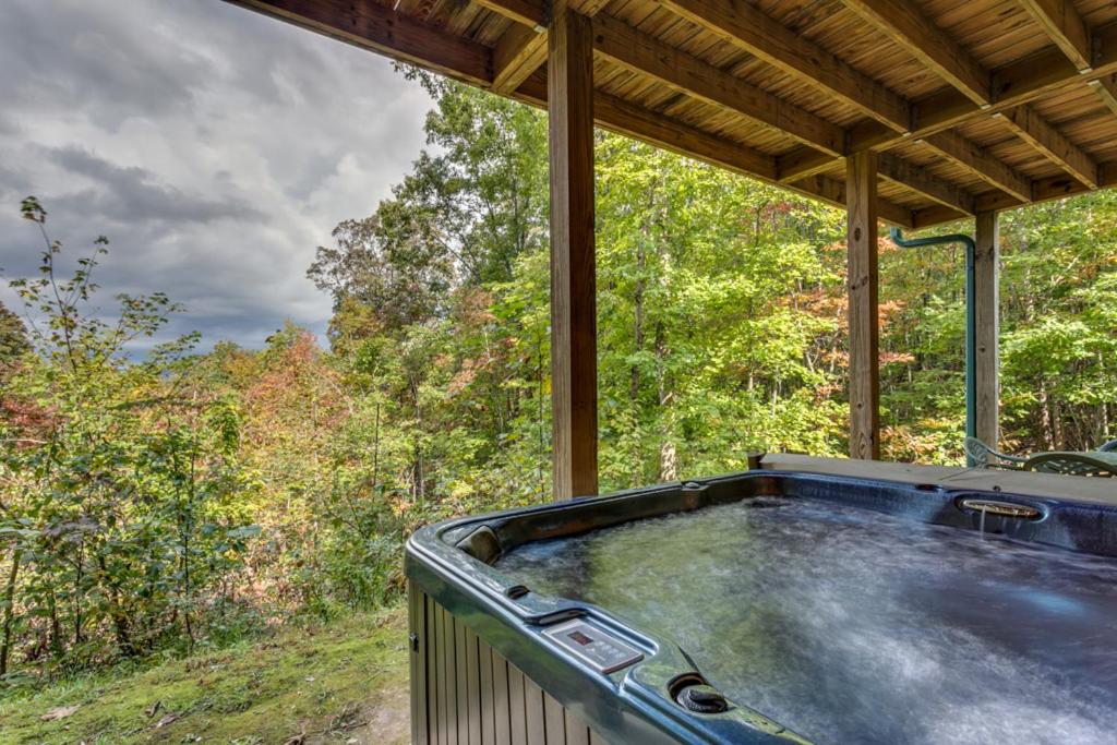 Treetops- Mtn View Cabin Near Ocoee River - Housity