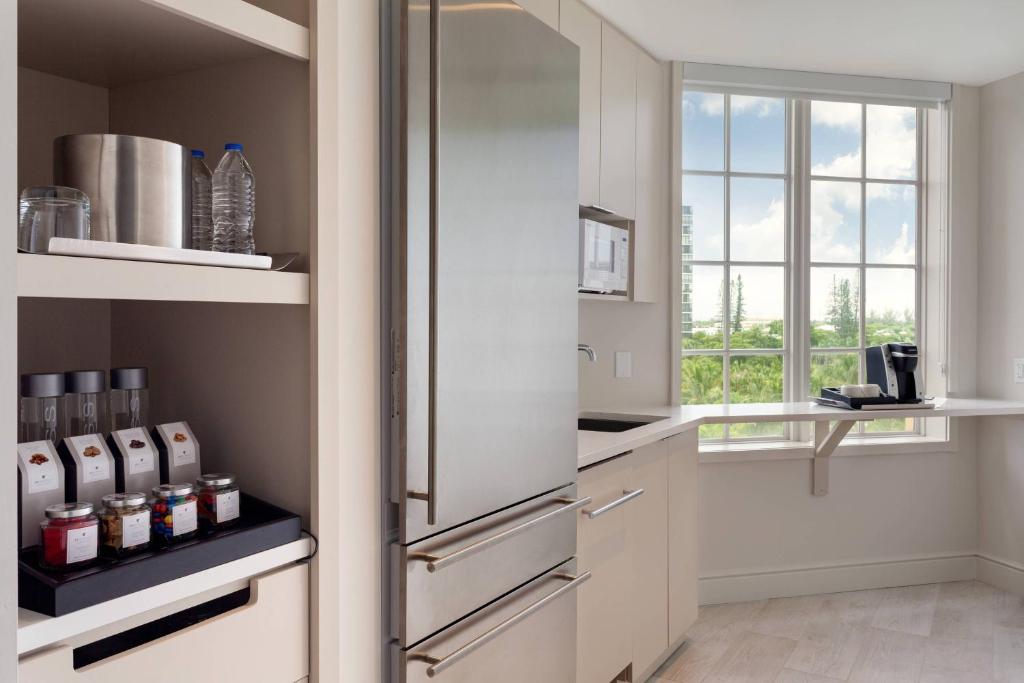 Kuchyň nebo kuchyňský kout v ubytování JW Marriott Miami Turnberry Resort & Spa