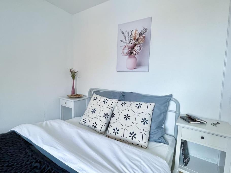 Posteľ alebo postele v izbe v ubytovaní 2e étage appartement entier 3 pièces idéal 2 personnes, 2 chambres communiquantes en enfilade, WIFI, espace travail parking gratuit