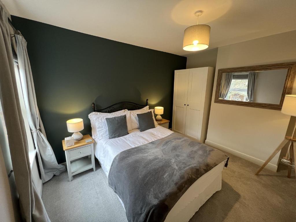 Refurbished Victorian Villa- Free Parking- Sleeps6 7