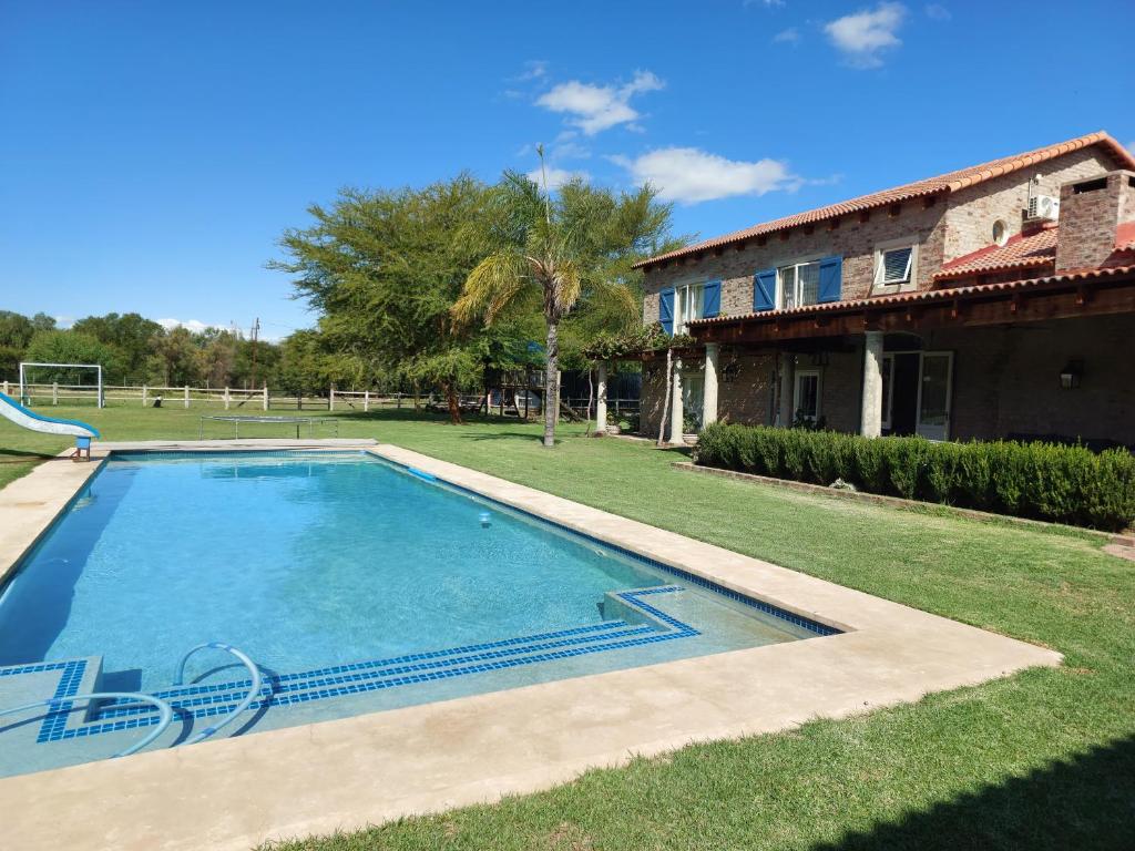 Πισίνα στο ή κοντά στο Hartland Country House Oudtshoorn
