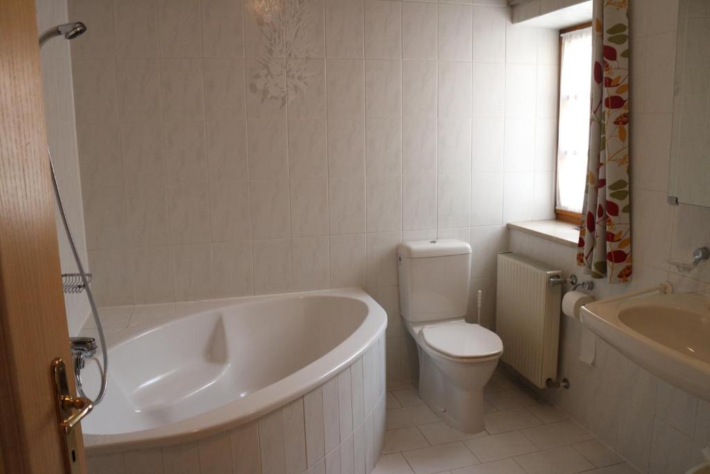 Haus Schönegger - Double Room With Garden View