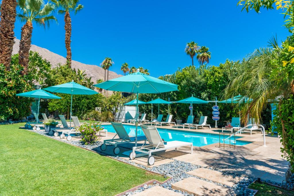 Bazén v ubytování BelleVue Oasis - Adults Only nebo v jeho okolí