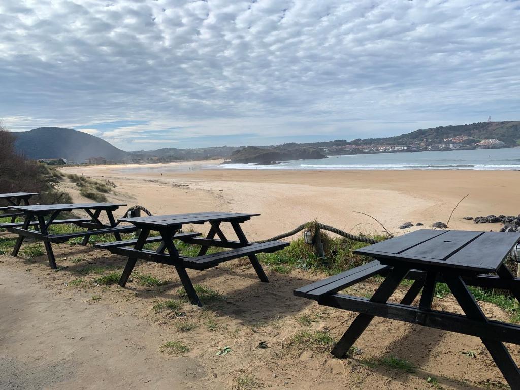 Fotografia z galérie ubytovania Coqueto piso junto a la playa de Ris v destinácii Noja