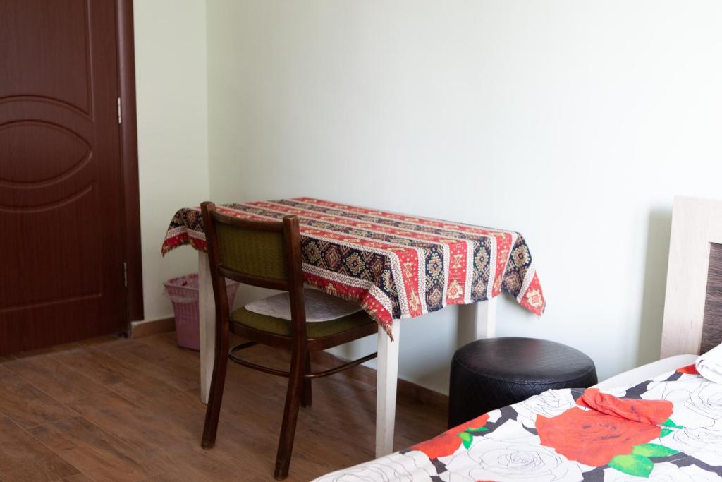 Postel nebo postele na pokoji v ubytování Center Hostel and Tours