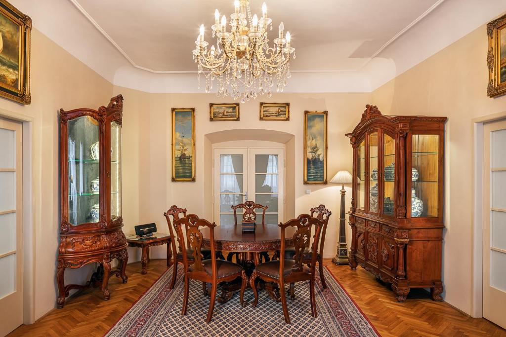 BHG Apartments Prague - Family Two-Bedroom Apartment With View