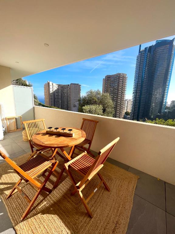 Balkón nebo terasa v ubytování Luxueux Studio Neuf - Frontière Monaco - Piscine - Parking privé