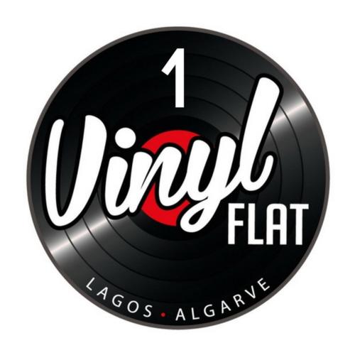 Vinyl Flat Bed & Breakfast - Rooms - 1