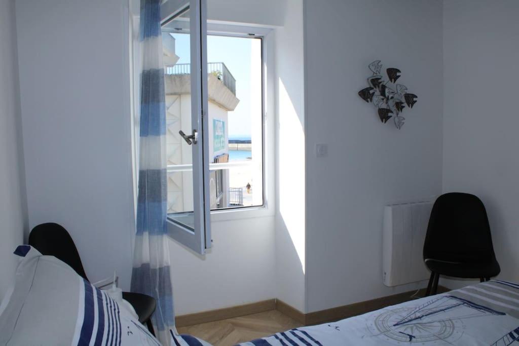 Postel nebo postele na pokoji v ubytování « L’OCEANIX » Vue Grande Plage 2ch Wifi