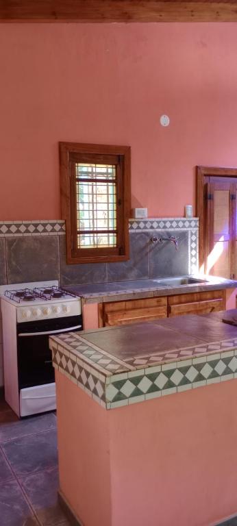 La casita del bosque, en el río.