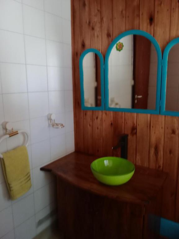 La casita del bosque, en el río.