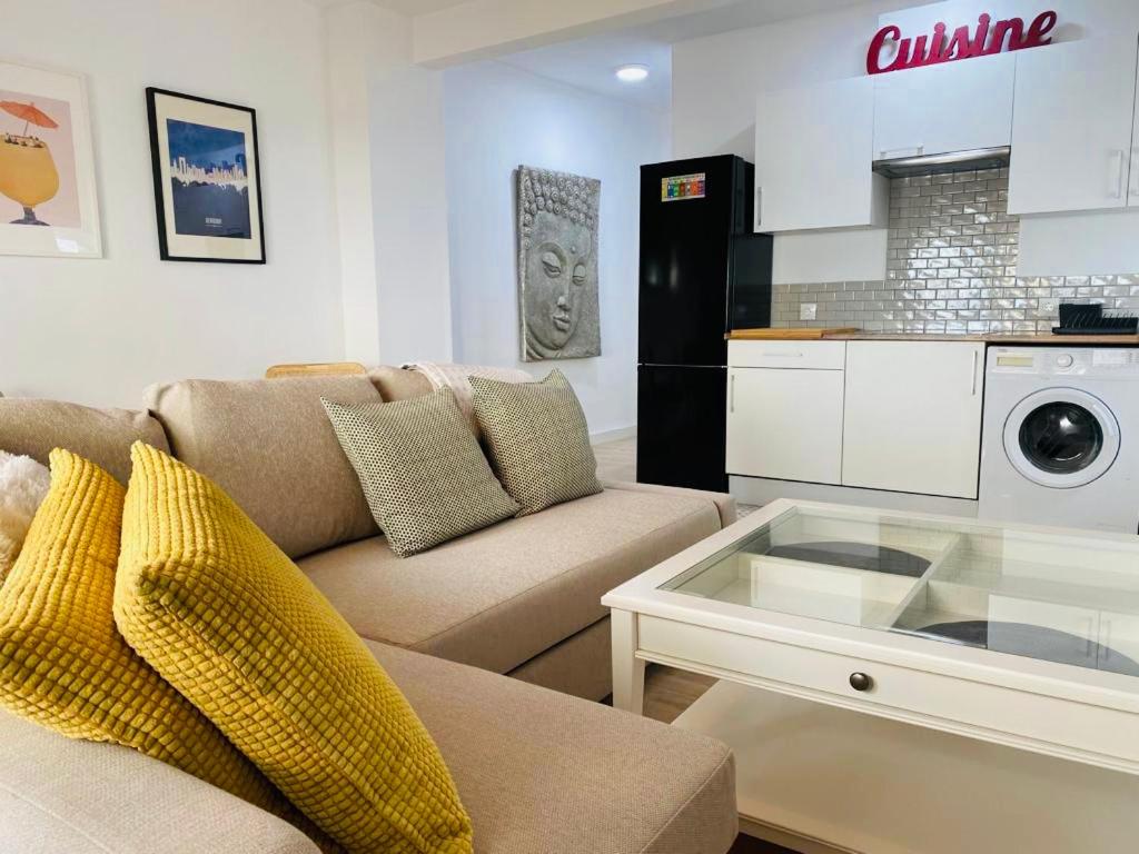 Η κουζίνα ή μικρή κουζίνα στο Apartamentos Carr