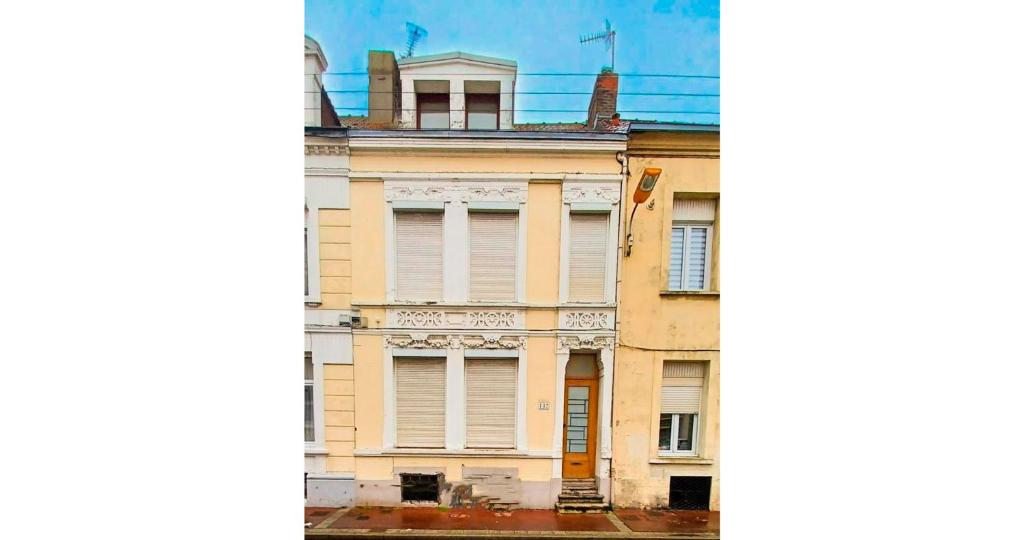Budova, v ktorej sa apartmán nachádza