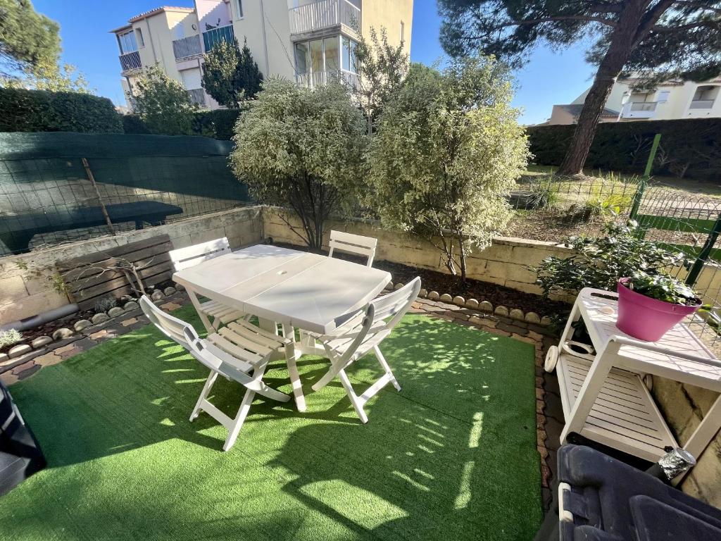 Fotografia z galérie ubytovania BEAU T2 EN REZ DE JARDiN, 5 COUCHAGES, PARKING PRIVÉ v destinácii Cap d'Agde
