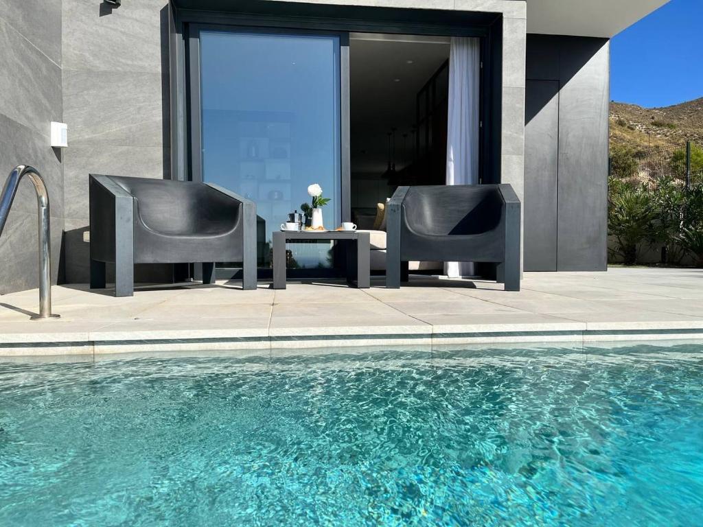 Bazén v ubytování Sea Hills semidetached Luxury Villa nebo v jeho okolí