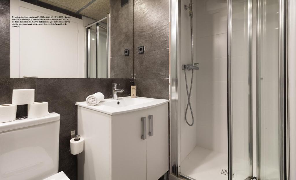 Koupelna v ubytování Barnapartments Raval