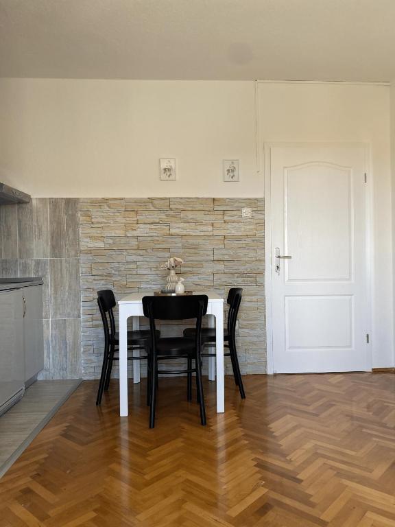 Kuchyňa alebo kuchynka v ubytovaní Apartments Skako