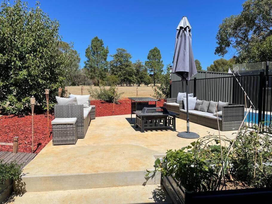 Maxy’s Perfect getaway house, Rutherglen (updated prices 2024)