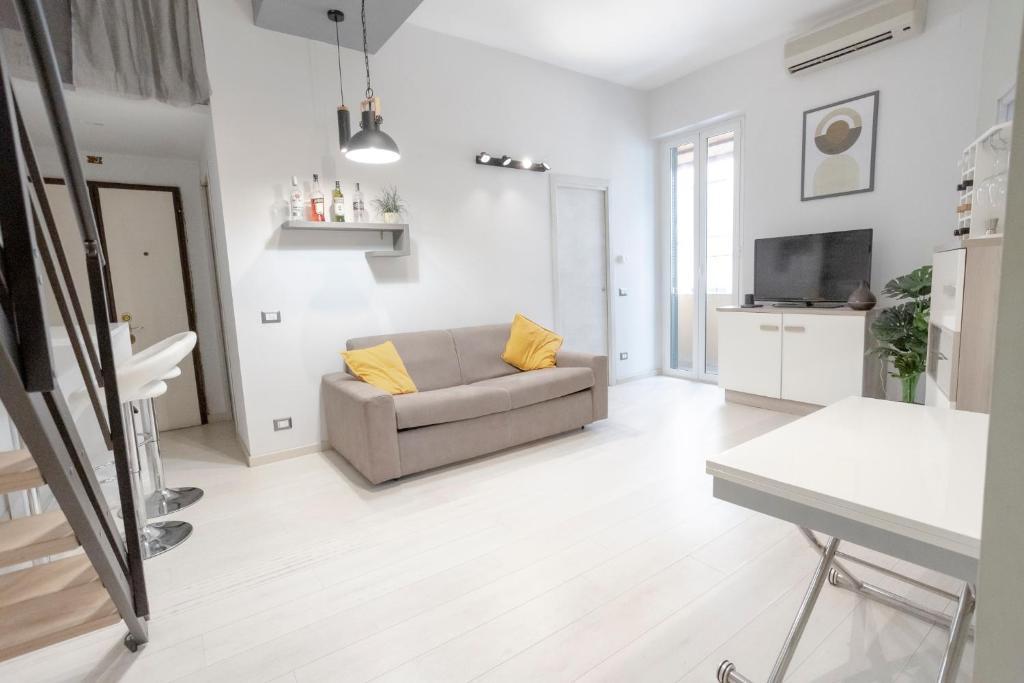A television and/or entertainment centre at Green House Morin - San Pietro