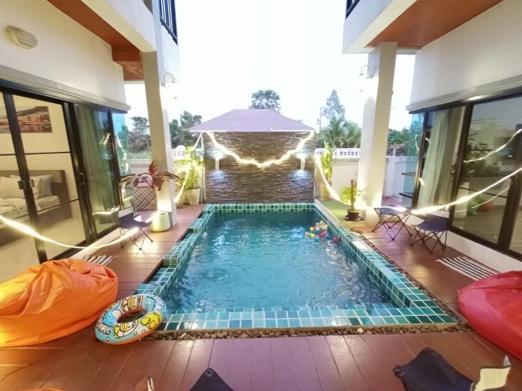 Richly pool villa@Phitsanulok - Three-Bedroom House