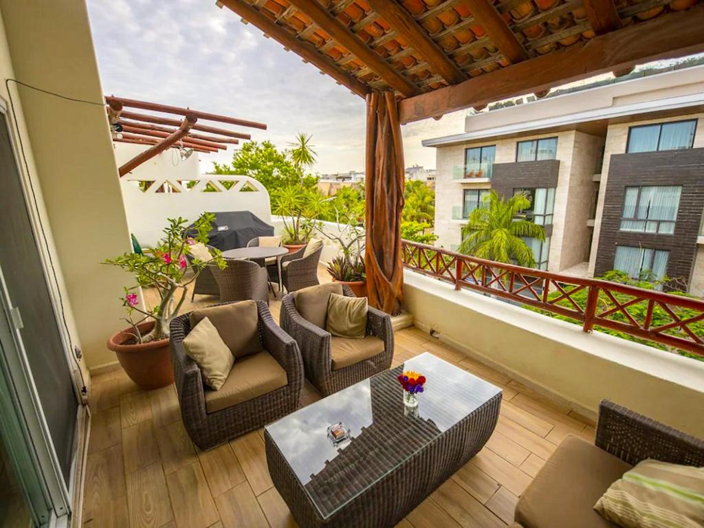 Penthouse Holiday at Mamitas Beach, Barbecue, Balcony, Sundeck, Jacuzzi ... - Penthouse Apartments With Sundeck