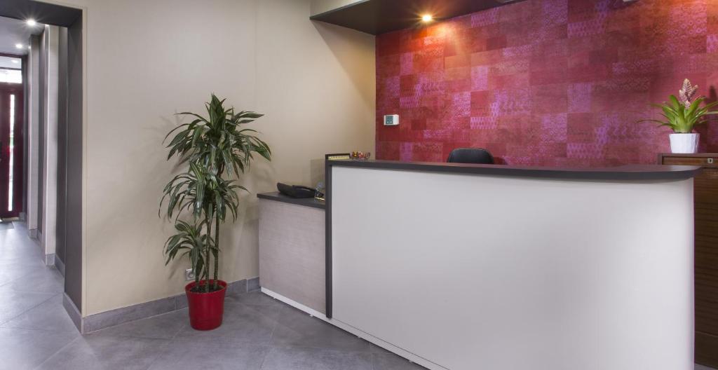 Hôtel des Pavillons - Resim 21