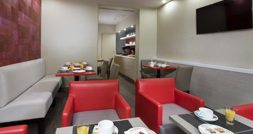 Hôtel des Pavillons - Resim 5