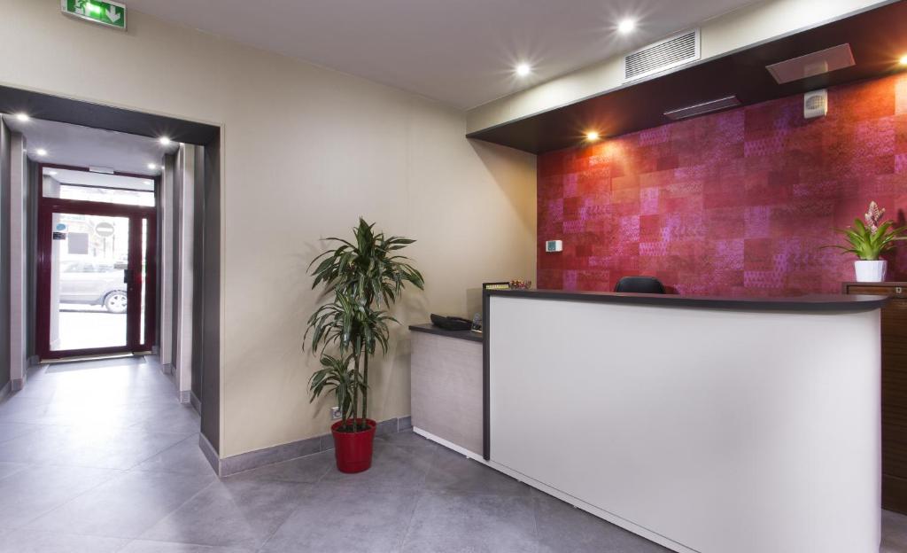 Hôtel des Pavillons - Resim 4