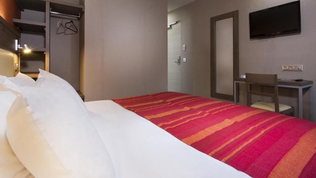 Hôtel des Pavillons - Resim 25