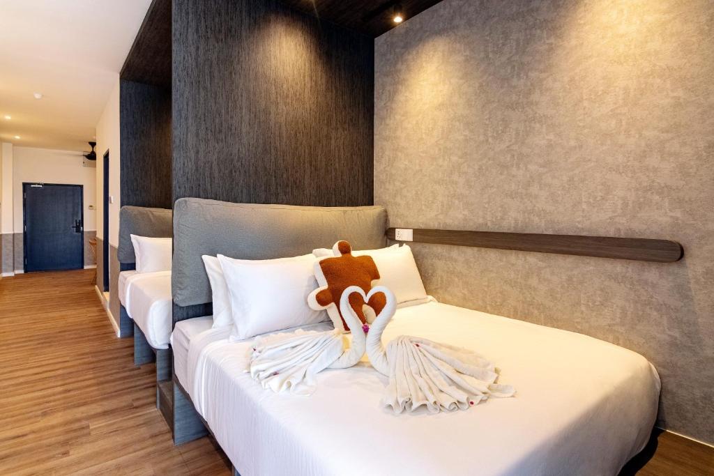 Bagan Suite - Deluxe Triple Room