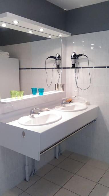 Kúpeľňa v ubytovaní Duplex Estelle - 2 couples ou famille