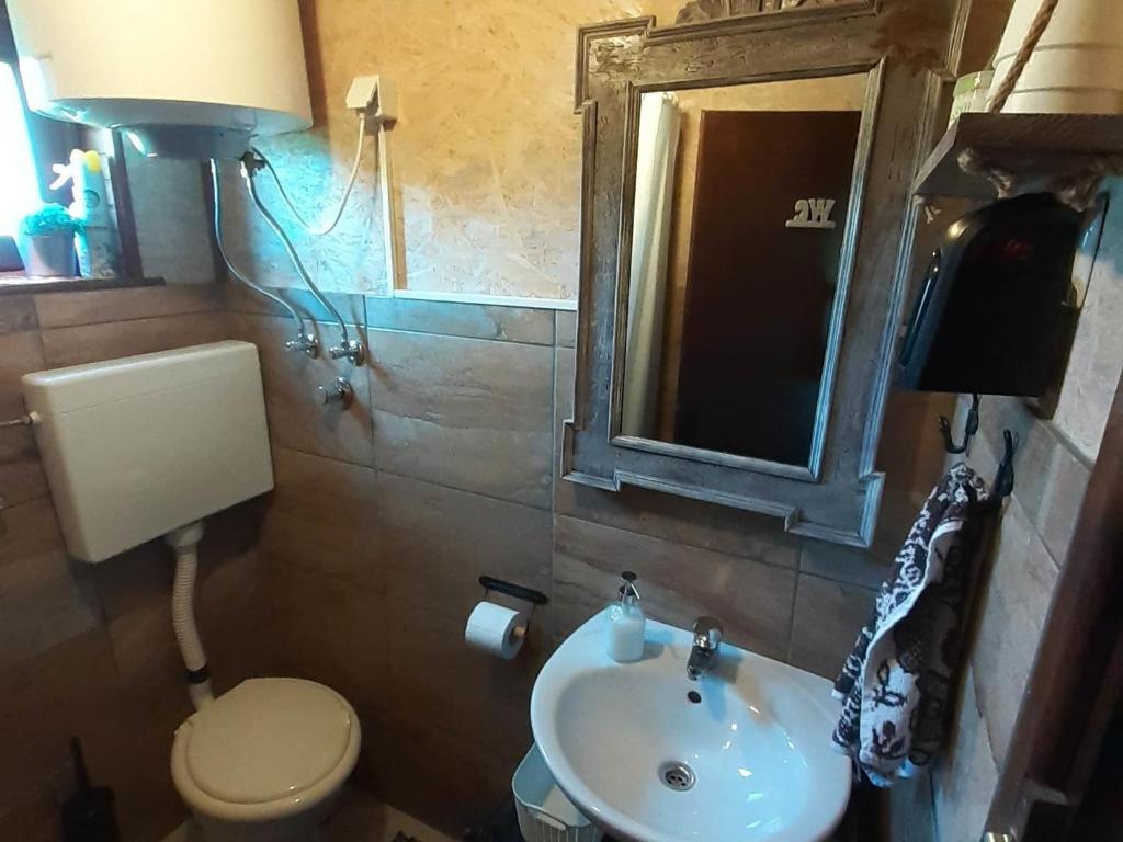 Kúpeľňa v ubytovaní Stara hiža Vlašić