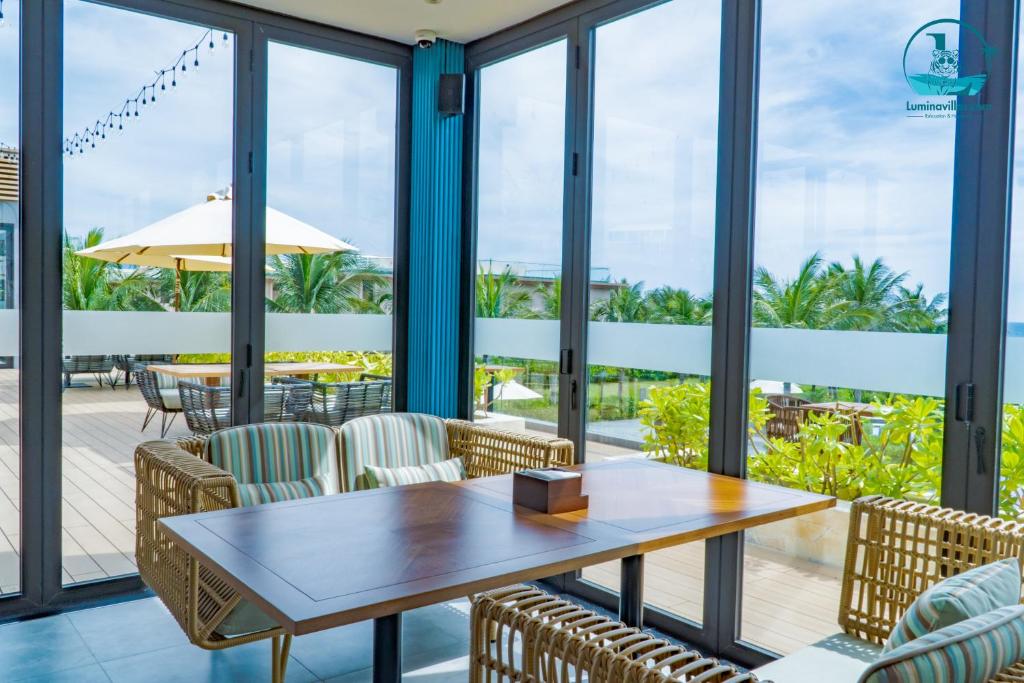 Balkón nebo terasa v ubytování Lumina Villas Cam Ranh, Bai Dai beach luxury resort villas