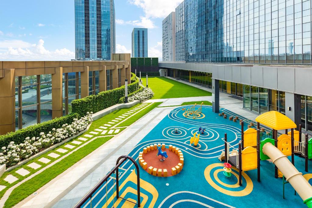 Bazén v ubytování Hyatt Regency Guangzhou Zengcheng nebo v jeho okolí