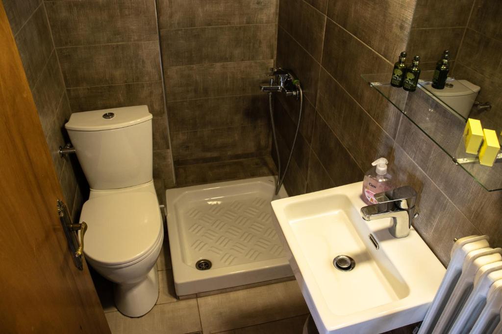 Koupelna v ubytování Hotel Defkalion