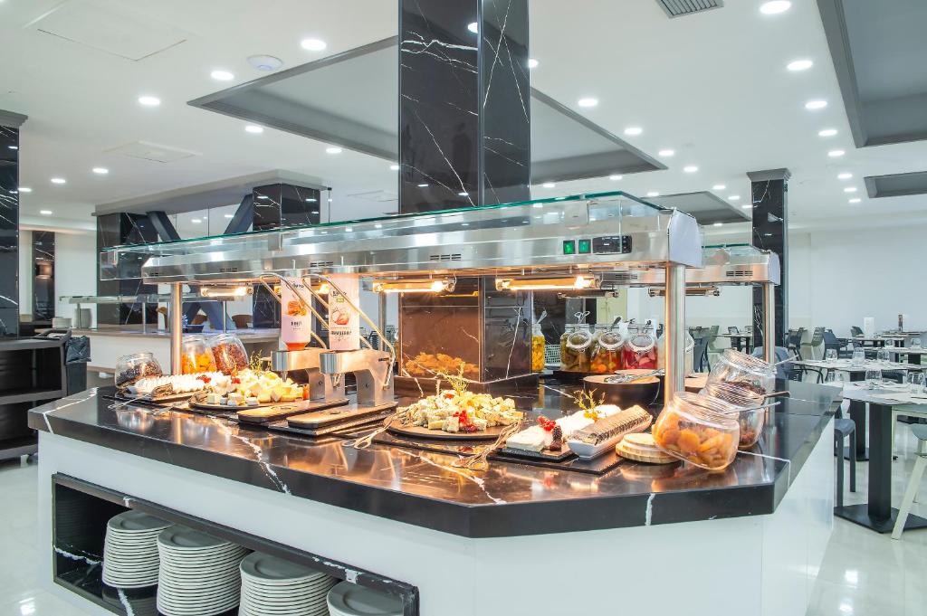 Hotel Benidorm East by Pierre & Vacances - Resim 6