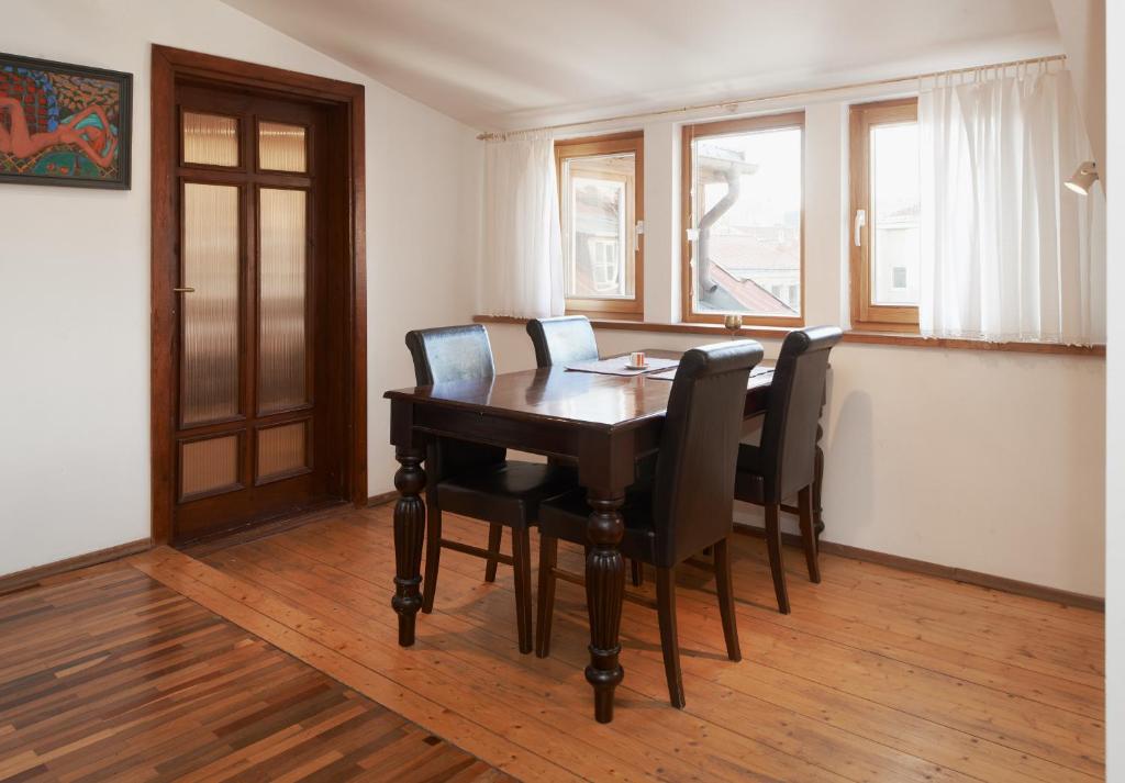 Regina House- sv. Mikalojaus 13 - Two-Bedroom Apartment - Penthouse
