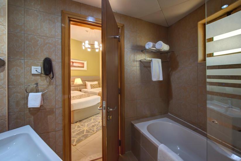 Koupelna v ubytování Radiance Premium Suites