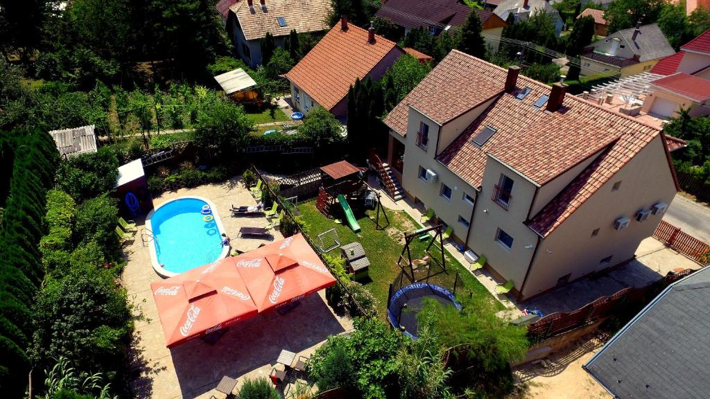 Bazén v ubytovaní Sunnyside Hévíz alebo v jeho blízkosti