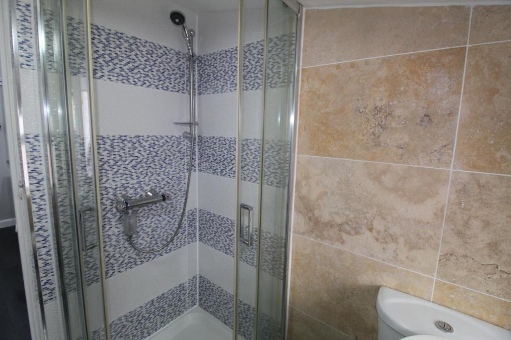 Studio 2 min walk to Upton Park Station - Studio