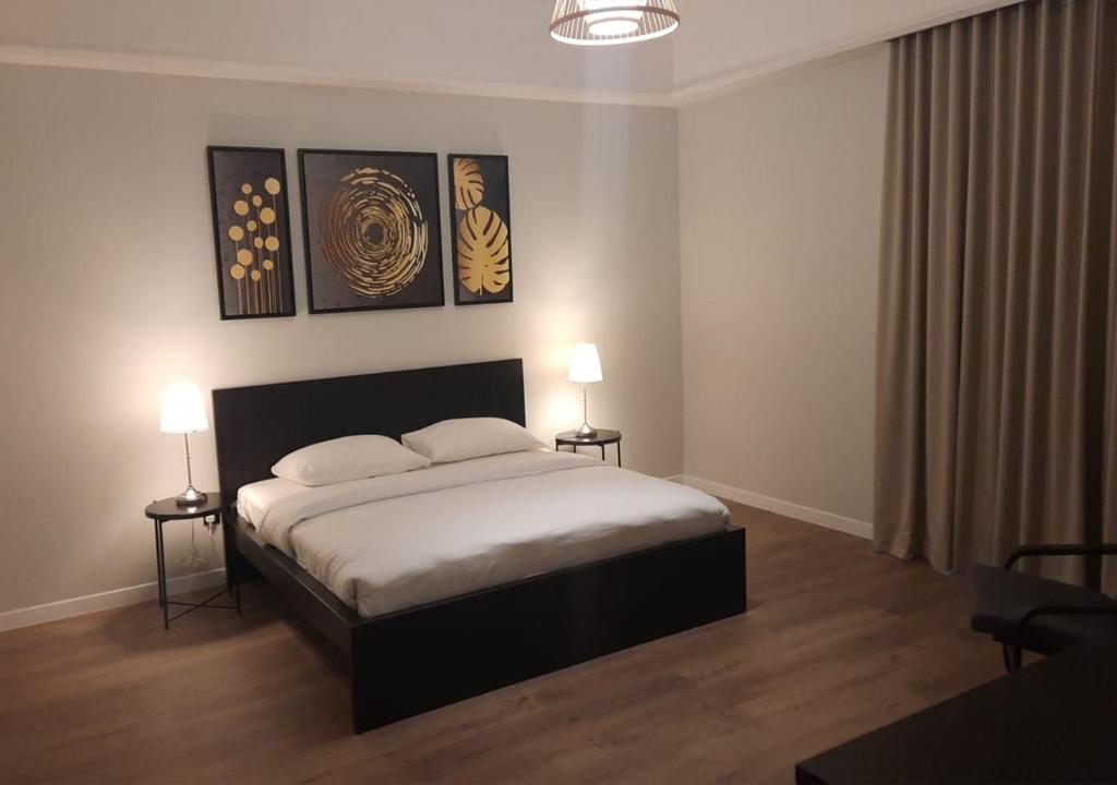 Al Faris Suites 2 - Deluxe King Suite