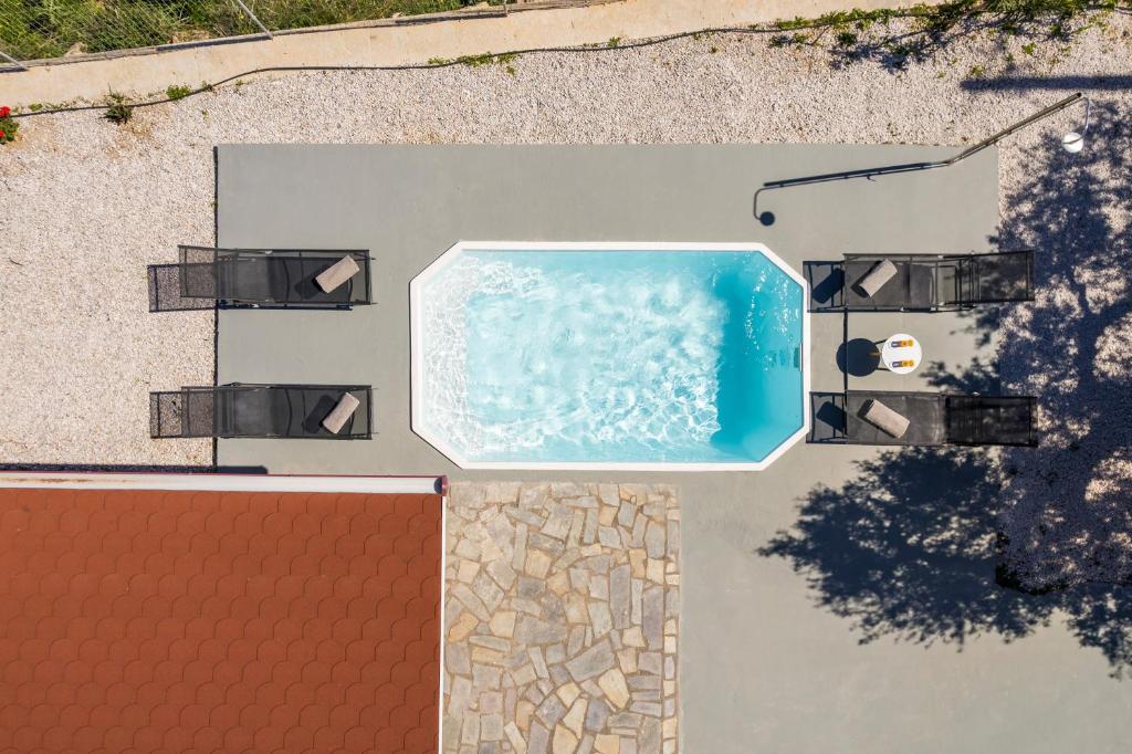 Bazén v ubytovaní Villa Cleronomia, private pool, seaview, alebo v jeho blízkosti