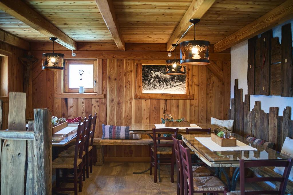 Restaurace v ubytování Natural Lodge Maso Baseta
